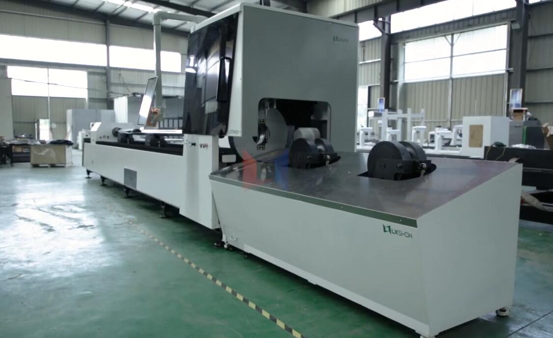 領(lǐng)秀激光方管圓管切割機